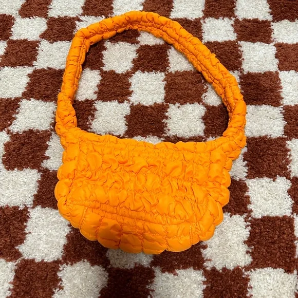 Urban Outfitters MAX QUILTED CROSSBODY BAG IN ORANGE - Picture 2 of 5